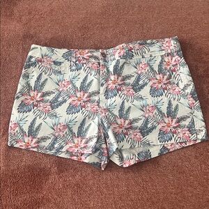 Market & Spruce Tropical Floral Shorts